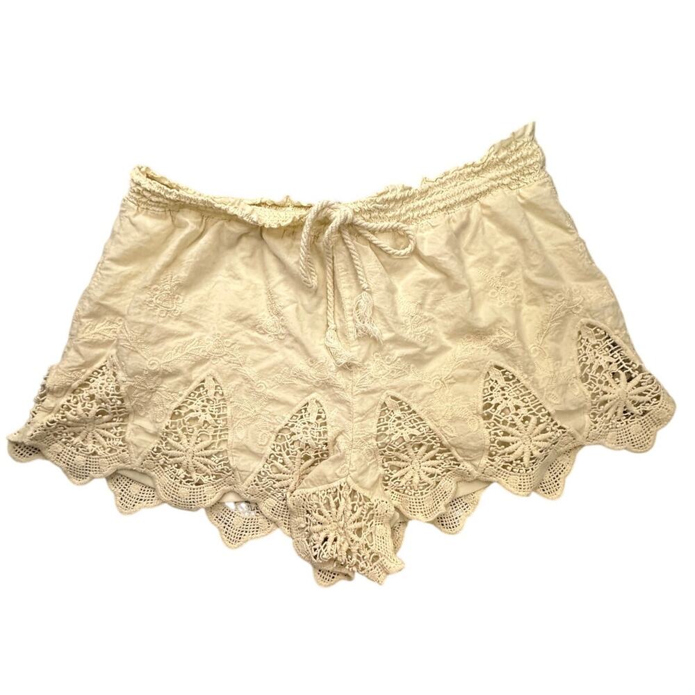 Mudd Ivory Embroidered Shorts Crochet Scallop Hem Boho Coquette Whimsigoth